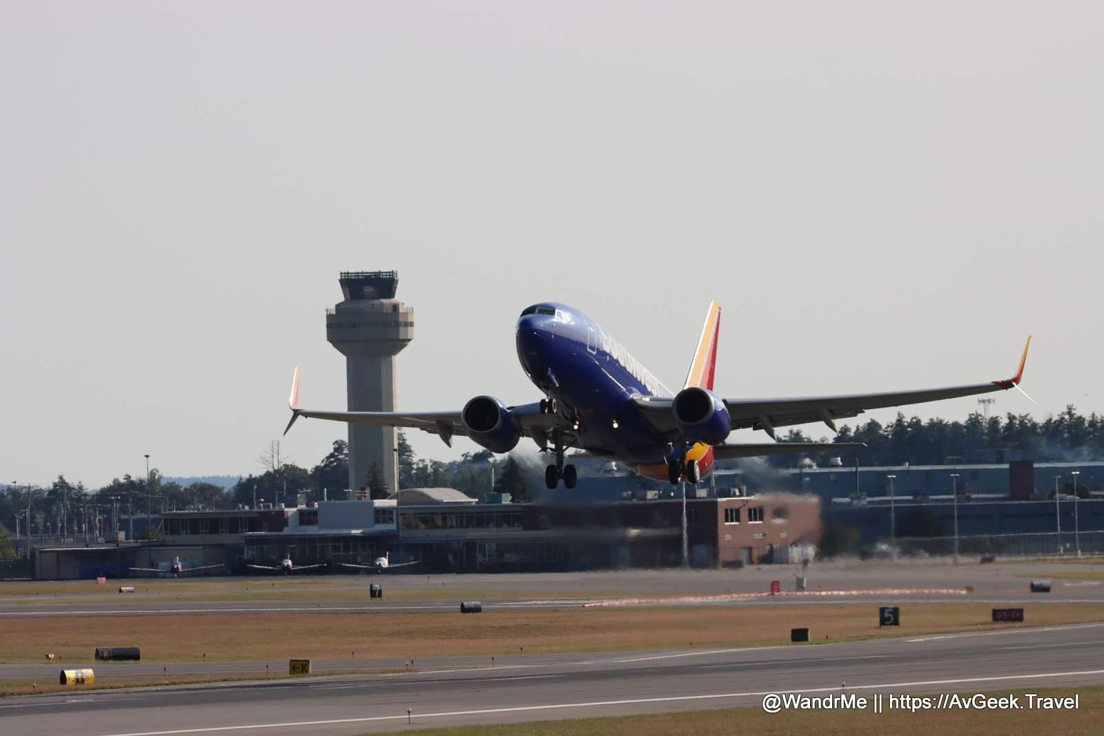 A Southwest 737-700 departing MHT on RWY 06, spotted from this location.